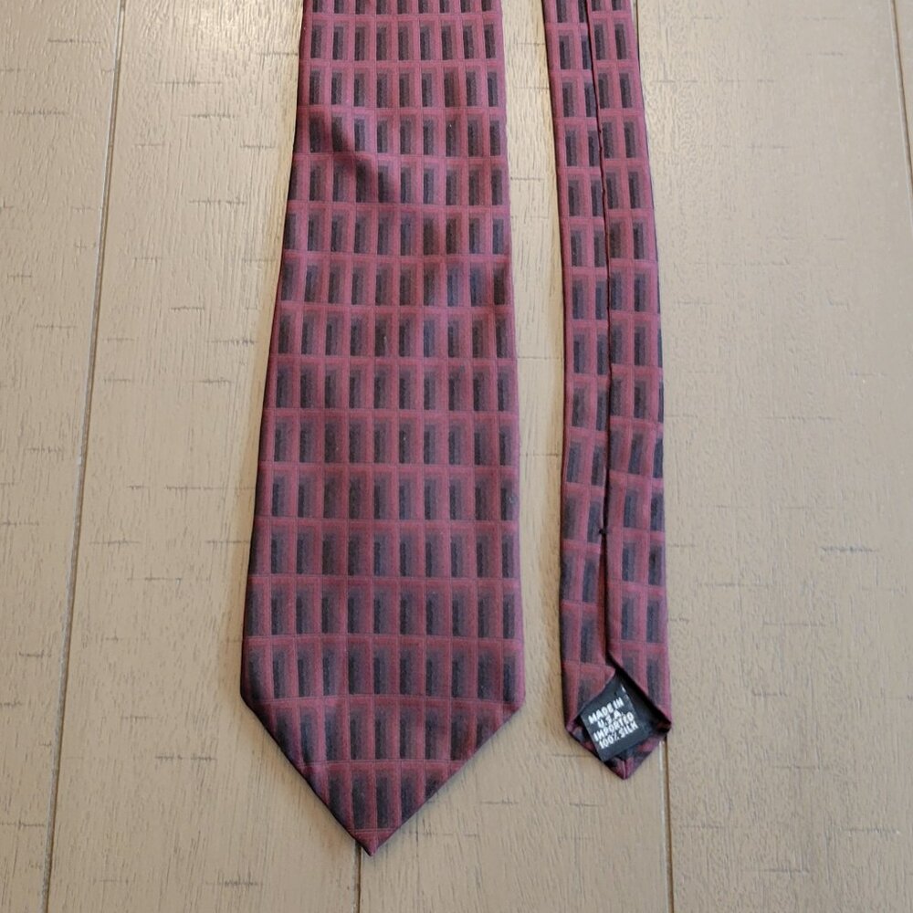 Men's Tie Croft And Barrow Burgundy And Black Geometric 4" 100%silk MADE IN USA